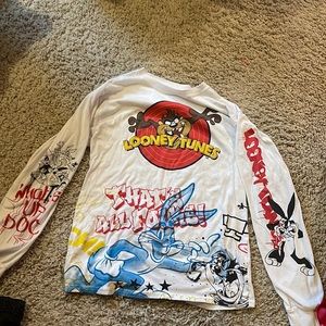 Medium looney toons t shirt